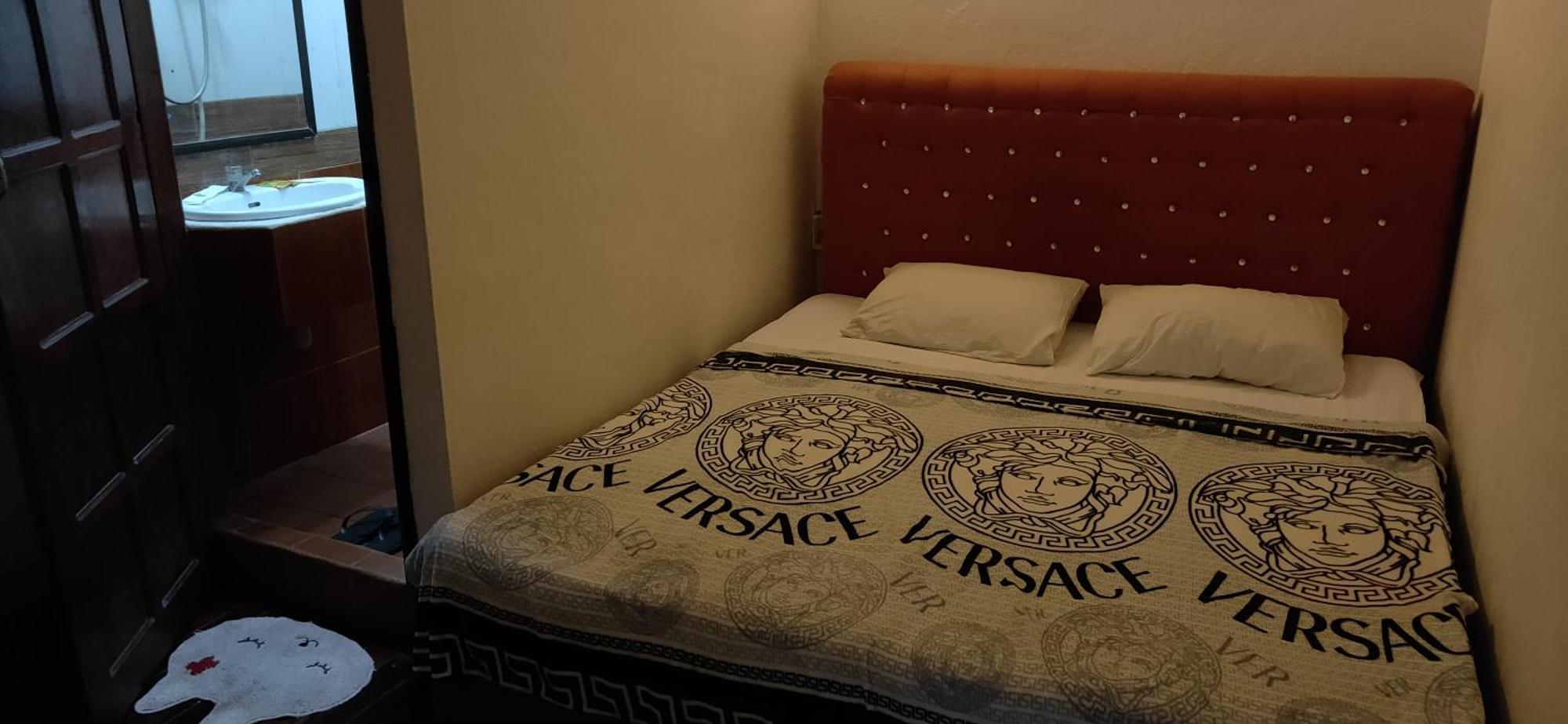 Phousi Guesthouse 2 Luang Prabang Rum bild